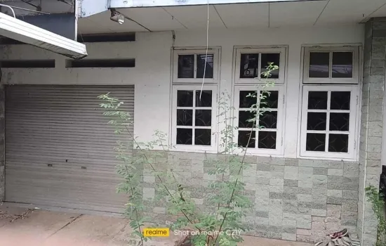 Tosiga jakarta barat.Rumah lama kokoh 2 lantai. Lt 400 m2.