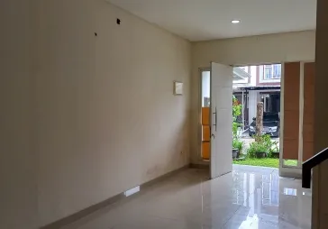 Rumah Dijual lt. 90m. Kt. 4.km 3. 2lantai. Siap pakai