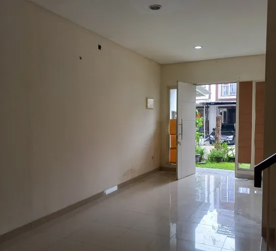 Rumah Dijual lt. 90m. Kt. 4.km 3. 2lantai. Siap pakai