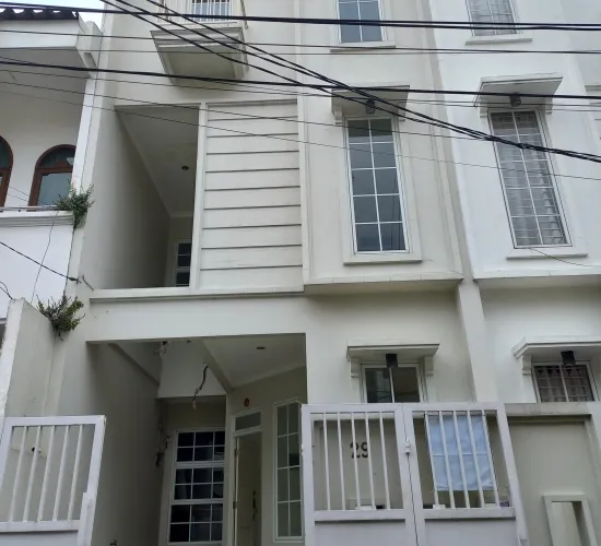 Rumah Dijual lt. 90m. Kt. 4.km 3. 3lantai. Siap pakai