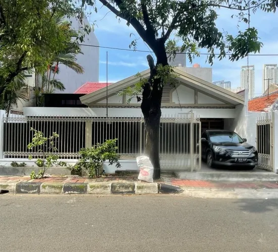 tanjung duren selatan , lt 288m2