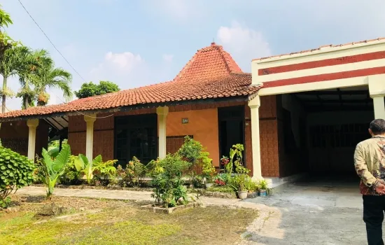 Rumah + Kost hitung tanah @Cibubur, Jak-Tim
