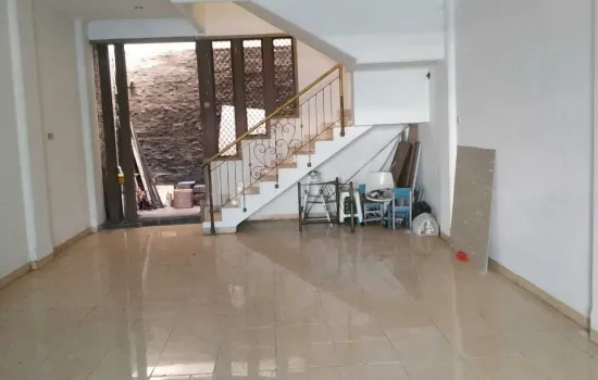 Ruko Tomang 3 Lantai- Siap Pakai