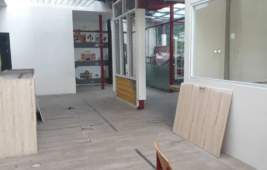 Disewakan 3 unit ruko gandeng di Pik