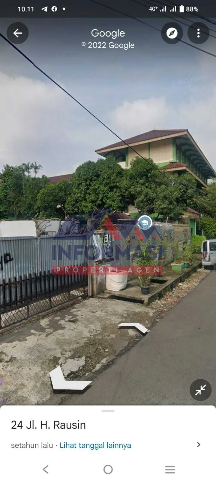 Depan jln raya besar