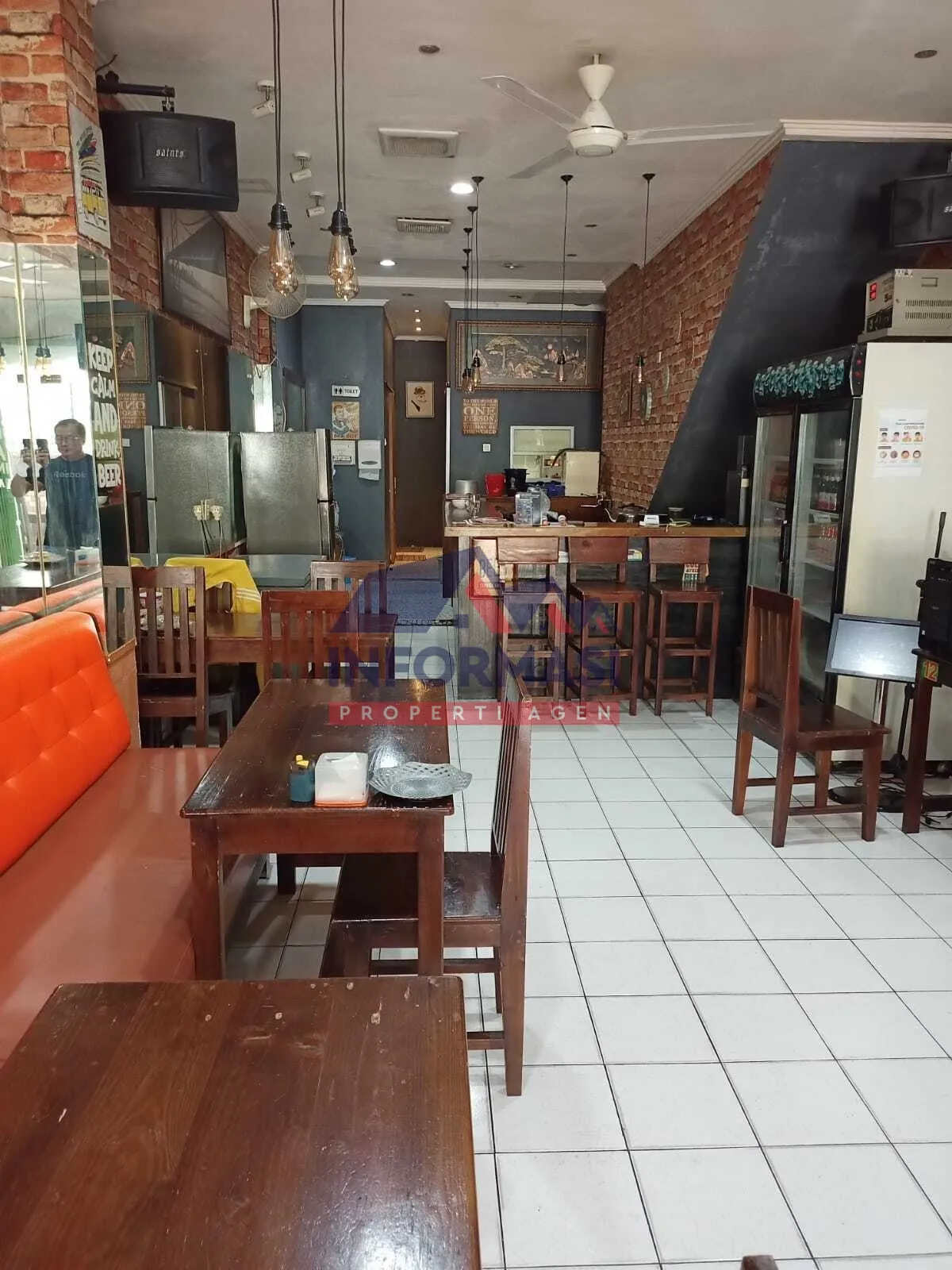 ruko ada kafe di taman palem lestari uk 4 x 25 , 3 lantai