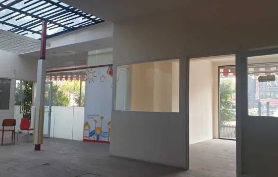 Disewakan 3 unit ruko gandeng di Pik