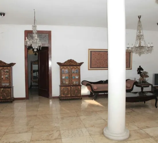 Rumah dua lantai ,lokasi strategis 5KT , 4KM , + 2 KT dan 1