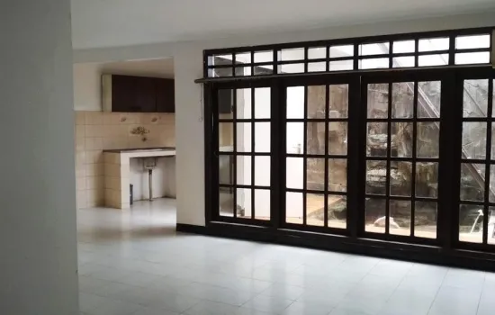Rumah  Komplek  Ditjen Moneter Kembangan Dijual