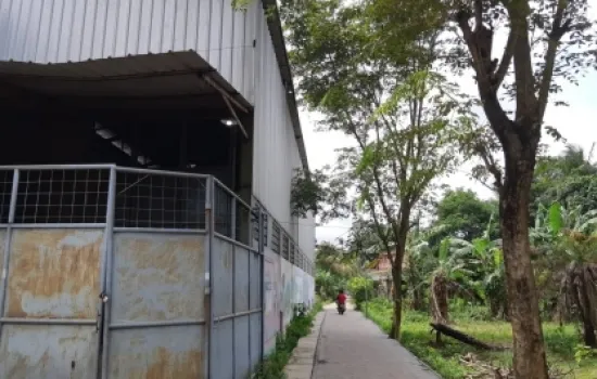 Gudang Kav DPR Cipondoh Ada Lift Barang