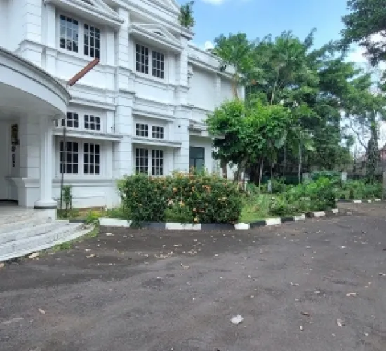 Dijual Rumah dan Fasilitas eks Sekolah Australia