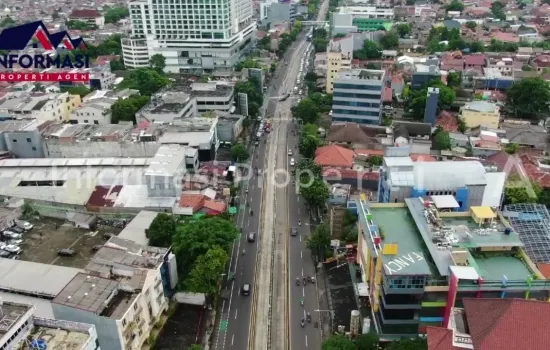 Rumah tua Area komersil di jl raya  LT. 183 m / LB 1.025 m