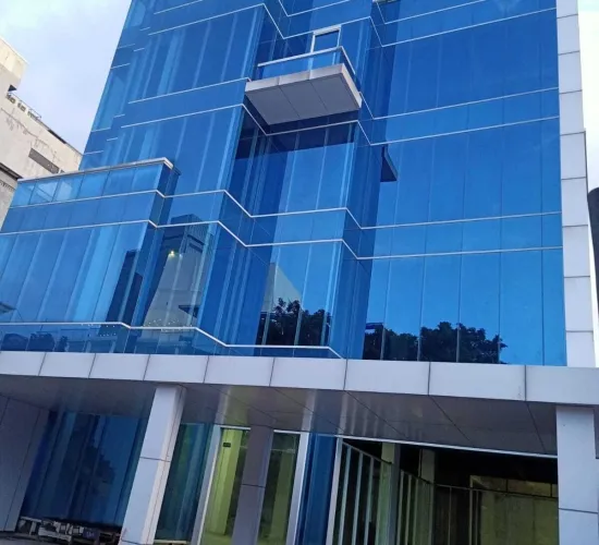 Gedung kantor Baru bangun siap pakai Jakarta Pusat Disewakan