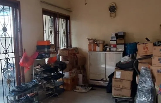 Dijual rumah tingkat taman ratu strategis