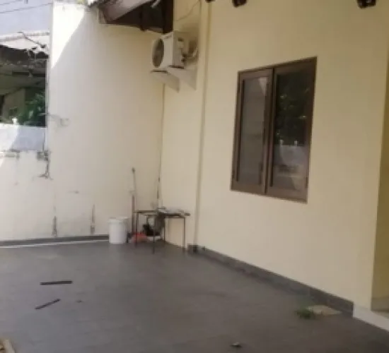 Rumah tua hitung tanah Lt.200 Lb.200 Kmr 3 Kmd 3 Hadap Timur
