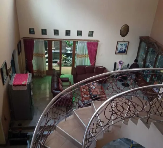Bangunan kokoh kualitas premium barat di kav Hankam Joglo