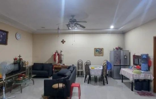 Dijual rumah tingkat taman ratu strategis