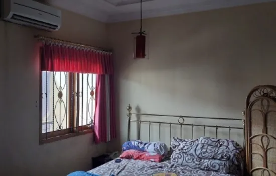 Dijual rumah tingkat taman ratu strategis