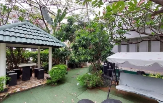 Rumah Mewah Manyar PIK Lengkap Karaoke Swimming Pool