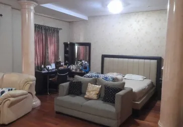 Rumah mewah di Intercon Kebon Jeruk