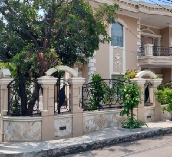 Dijual Rumah Sunter Paradise Hoek