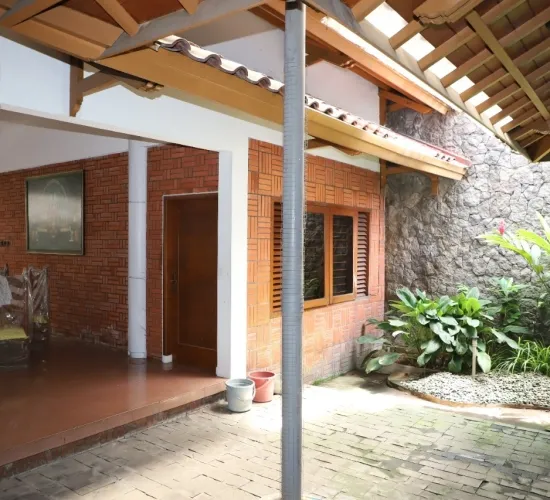 Rumah Intercon blok I nuansa Jawa, lokasi top boulevard