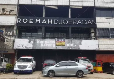 Ruko 3 gandeng ex resto Jl Otista Raya Ciputat