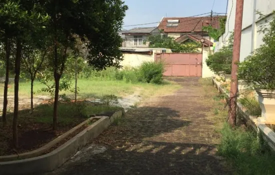 Dijual rumah di Kemanggisan Raya, lokasi strategis