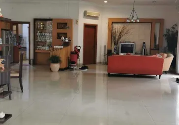 Rumah modern klasik Hoek  2 LT 5 KT  1  4 KM  1 siap huni