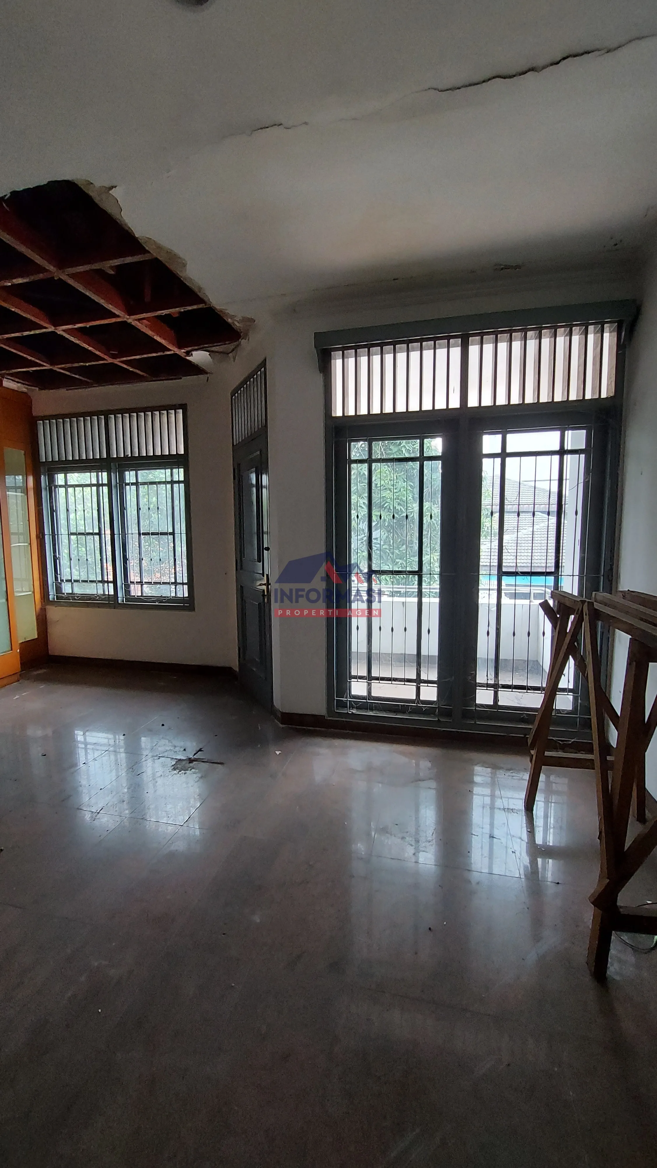 Lokasi asri dalam komplex perumahan .