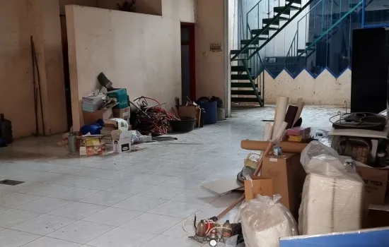 Ex bangunan kantor/ workshop di Jl H Kelik Srengseng