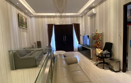 Rumah bagus minimalis 2 Lt   4 KT +1   3 kM +1