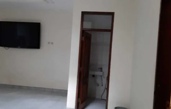 Disewakan Rumah Strategis Siap Huni Green Garden JakBar