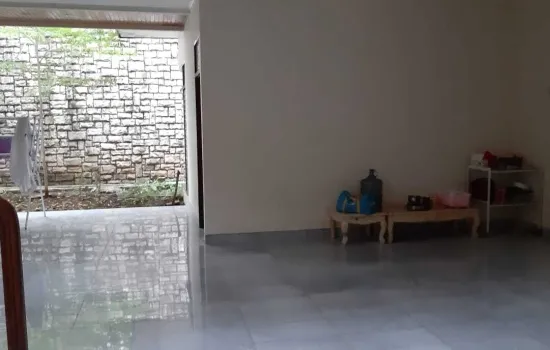 Disewakan Rumah Strategis Siap Huni Green Garden JakBar