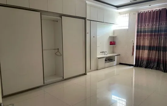Rumah kamar banyak lokasi aman dan strategis