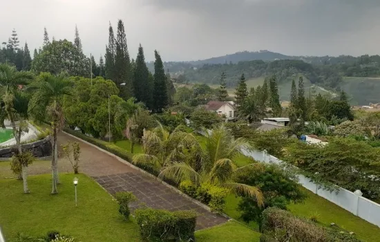 Vila bagus & luas siap huni, Megamendung