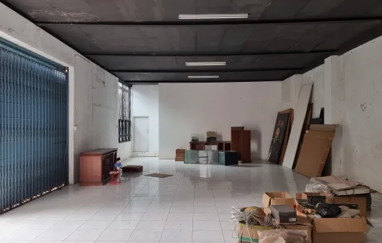 Ex bangunan kantor/ workshop di Jl H Kelik Srengseng