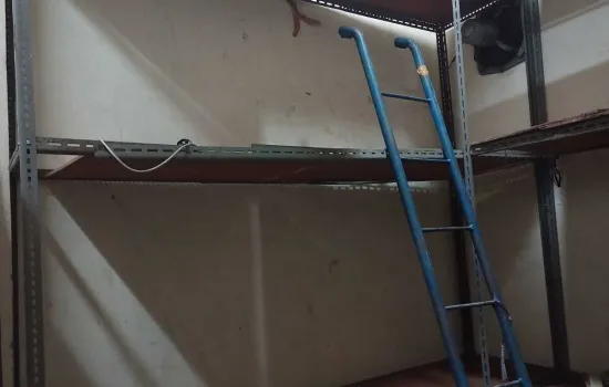 kios / gudang di lindeteves luas 13.5m2