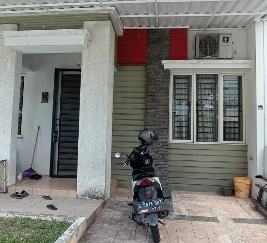 Rumah dekat Sport Club Puri Mansion Jakarta Barat