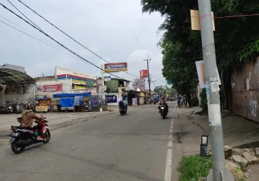 Tanah Berikut 6 Unit Ruko di Srengseng