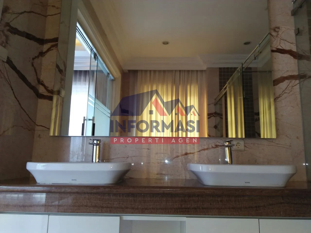 Rumah di Jakarta Selatan, lokasi bagus