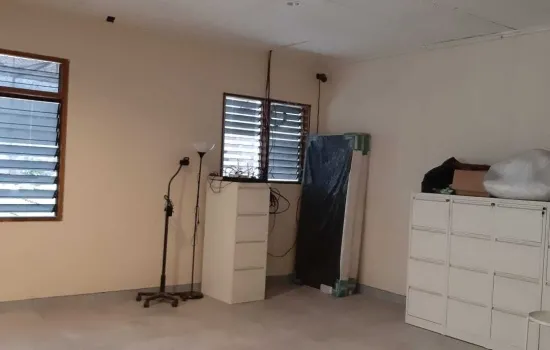 Disewakan Rumah Strategis Siap Huni Green Garden JakBar