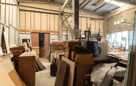 Dijual Workshop Furniture / gudang