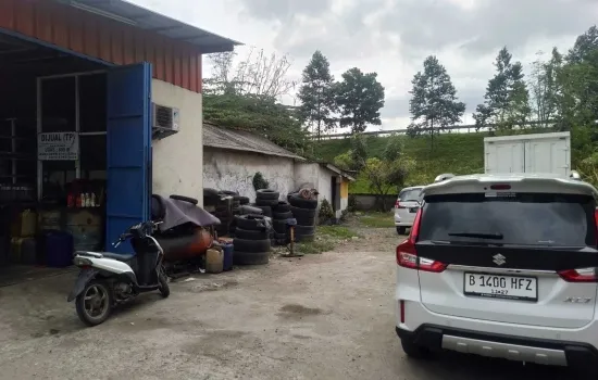 Dua Bidang Tanah berdampingan