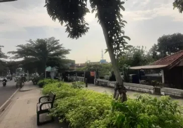 Beli tanah dapat rumah di Jakarta Timur