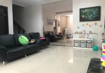 Rumah 2 lt di cluster Asia Greenlake sdh renov total