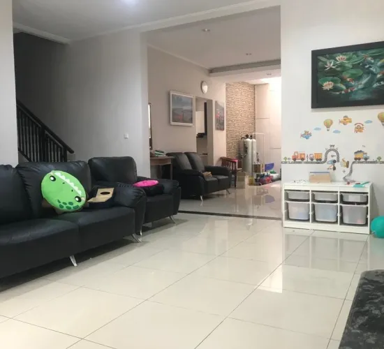 Rumah 2 lt di cluster Asia Greenlake sdh renov total
