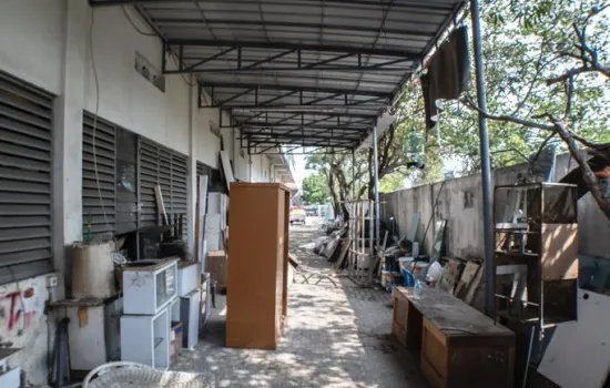 Dijual Workshop Furniture / gudang
