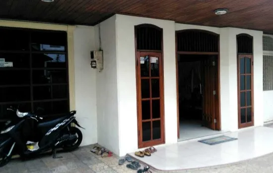 Rumah murah sunter Dijual. Siap huni lt. 162m kt. 5. Km3.