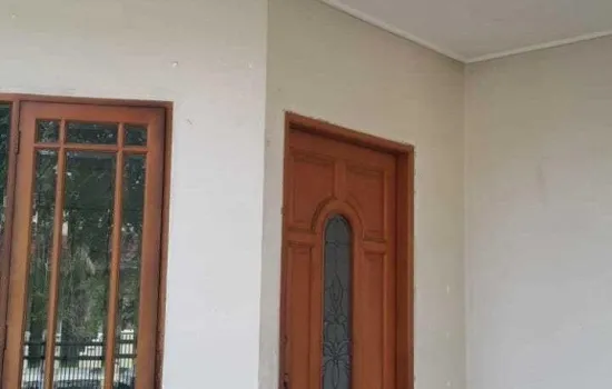 Rumah murah lokasi prime lt. 240m lb. 400m 4kt. 3km 2lantai